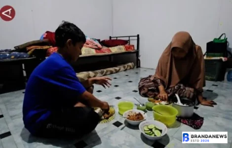 suasana nyaman sahur huntara aceh tamiang