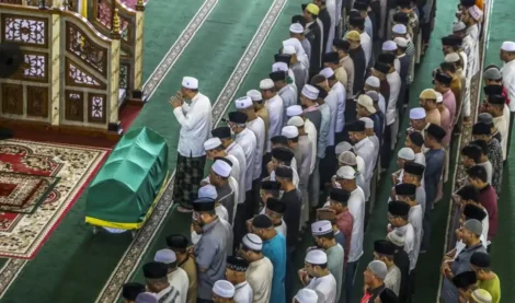 Cara Sholat Jenazah Lengkap, Bacaan Niat, Tata Cara, dan Doa Setelah Takbir